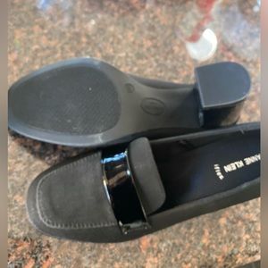 Anne Klein I flex heels